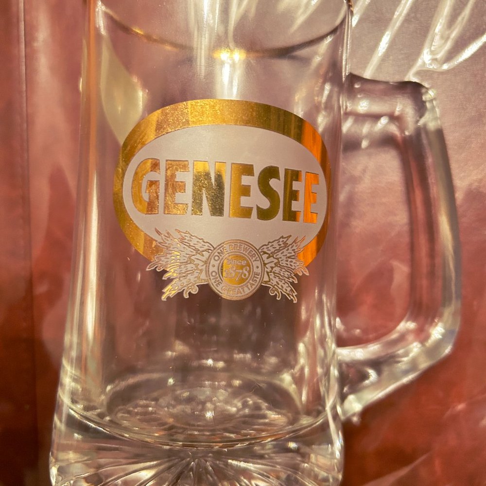NEW -- Vintage Genesee Beer Gold Rim Etched Flying Ducks Glass Mug Stein